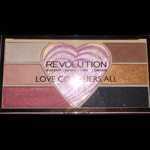 Revolution Makeup Palette✨✨✨